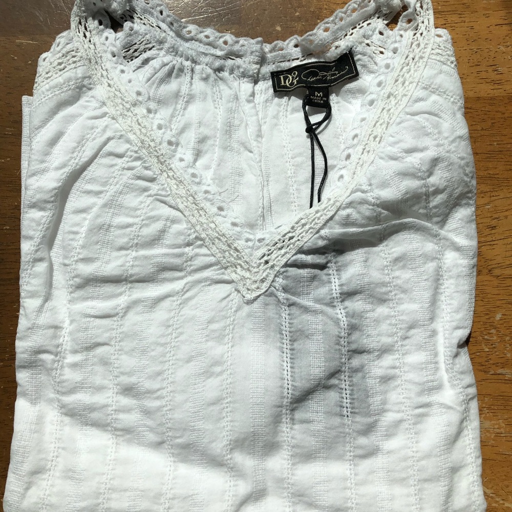 NWT FINAL REDUCTION Cold Shoulder Crochet Top - Picture 5 of 8